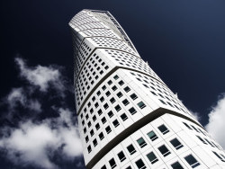 Kim Holtermand between reality and fantasy [wallpaper]